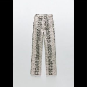 Zara Premium NWT 90’s Snake Print Jeans